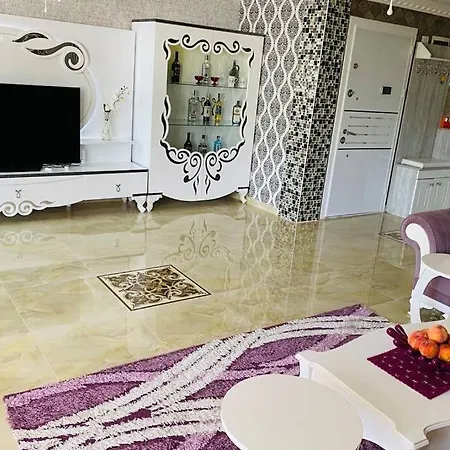 Видовые Двухуровневые Аппартаменты В Центре Кемера Apartamento